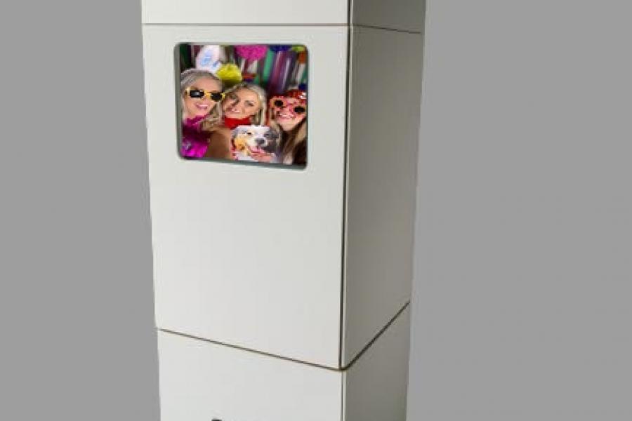 Photo Booth Hire for Weddings & Parties - Photo Booth 360 Camera Video Hire Weddings Engagement Birthday Parties Photobooth Postbox Selfiebox weddingplanner eventplanner Manchester Cheshire Stockport Ashton northwest 360booth vip360 party hire